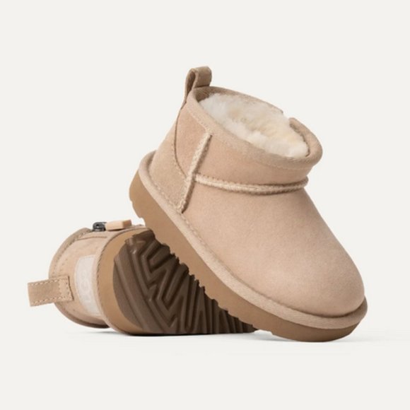 UGG Classic Ultra Mini Kids - Picture 1 of 5